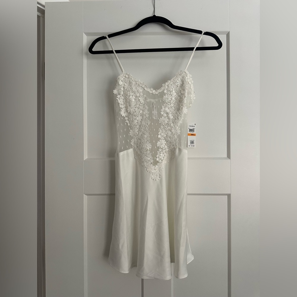 Flora Nikrooz showstopper nighty - NWT